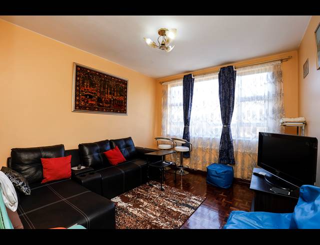 1 BEDROOM FLAT FOR SALE IN OVERPORT